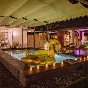 Halamanan Residences Villa
